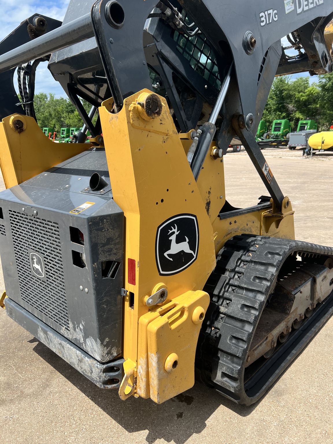 2023 John Deere 317G Image 6