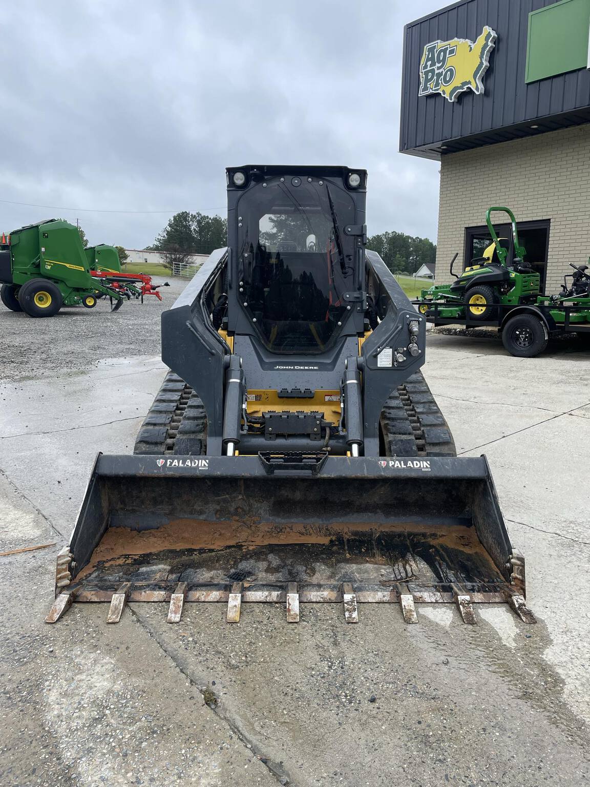 2024 John Deere 333G Image 5