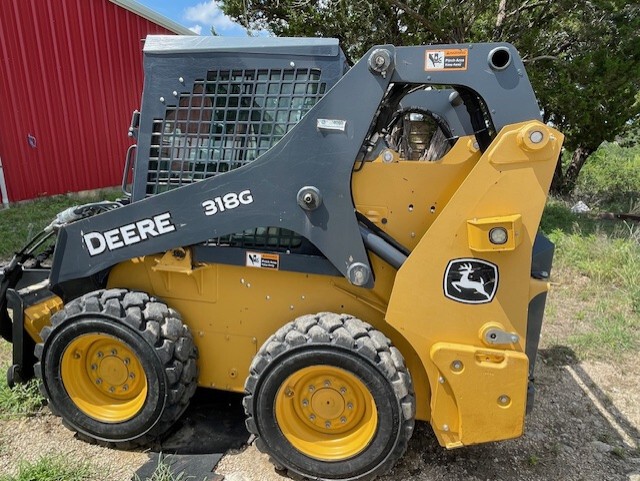 2017 John Deere 318G Image 1