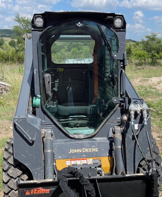 2017 John Deere 318G Image 3