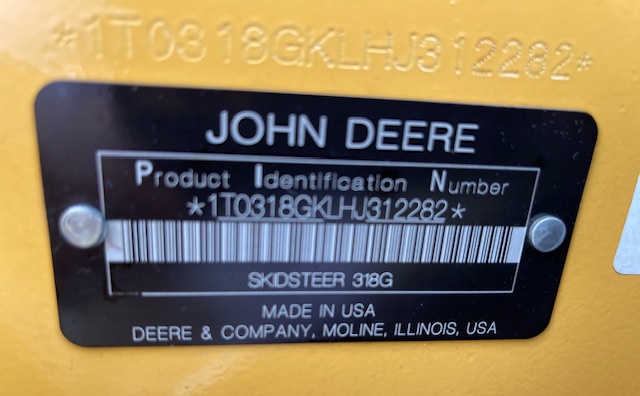 2017 John Deere 318G Image 9
