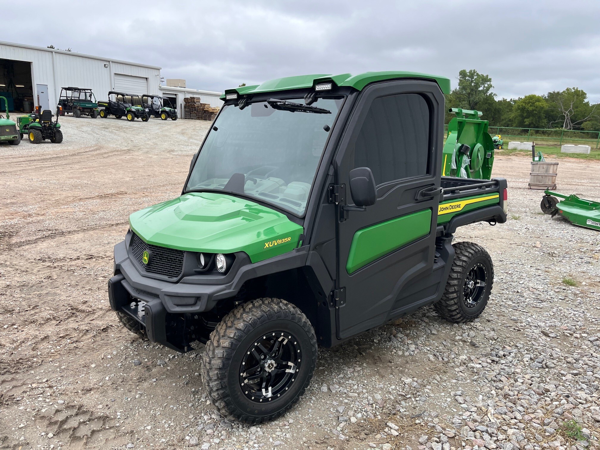 2022 John Deere XUV 835R Image 7