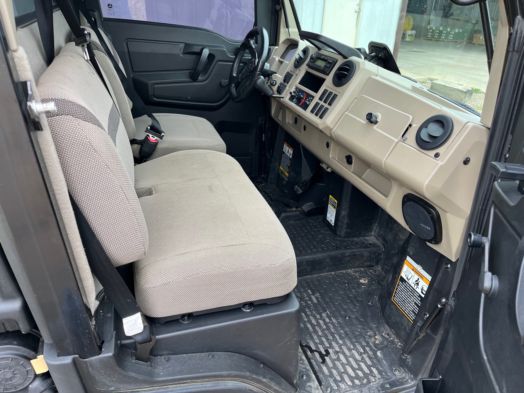 2022 John Deere XUV 835R Image 10