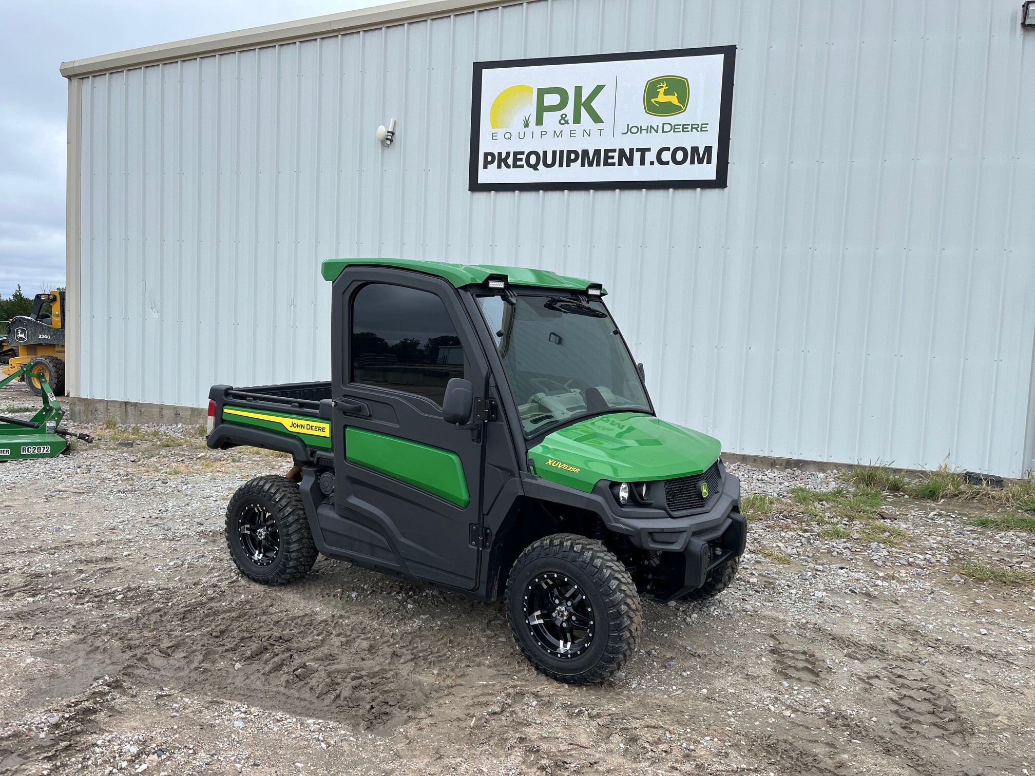 2022 John Deere XUV 835R Image 1