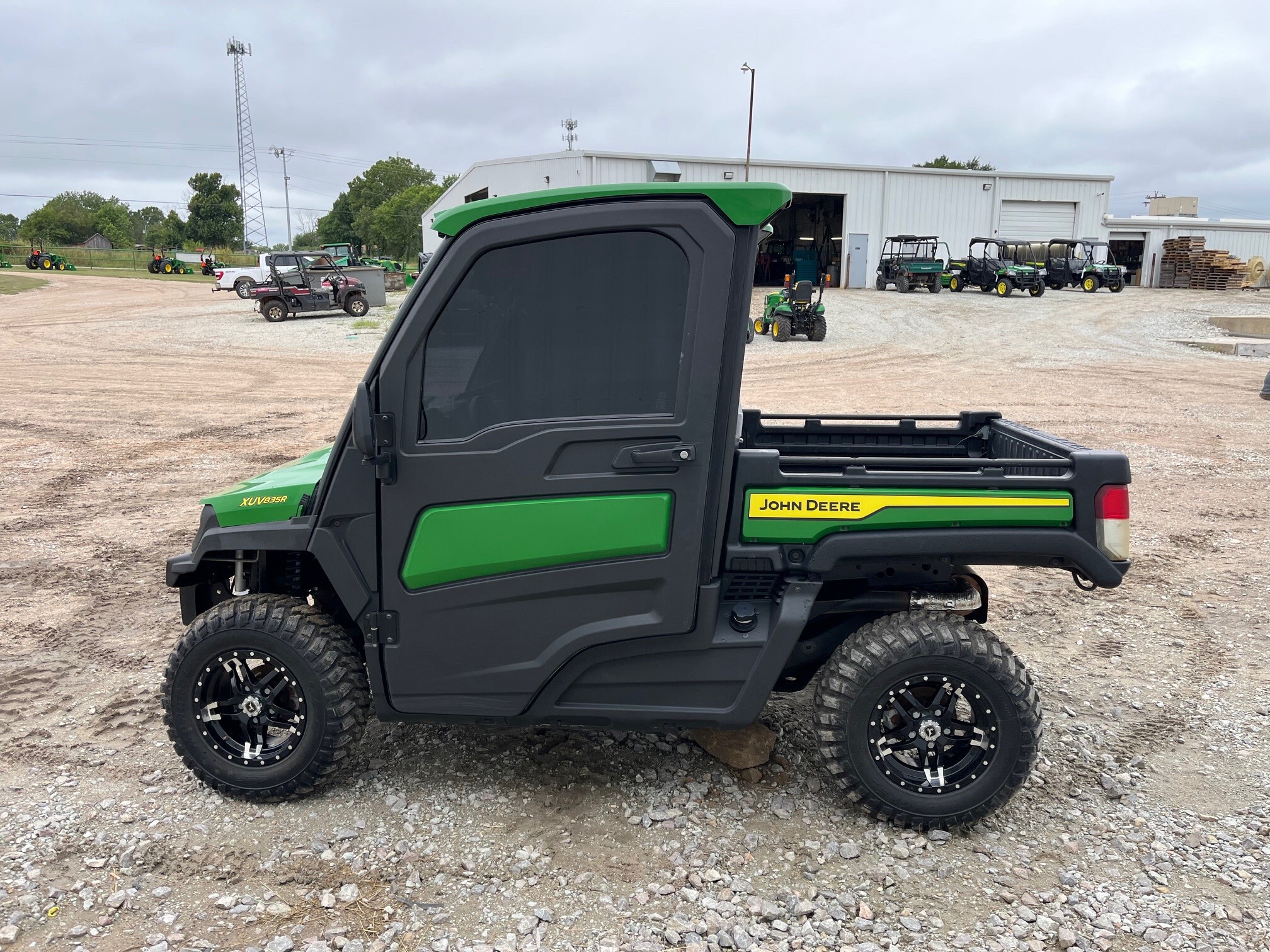 2022 John Deere XUV 835R Image 6