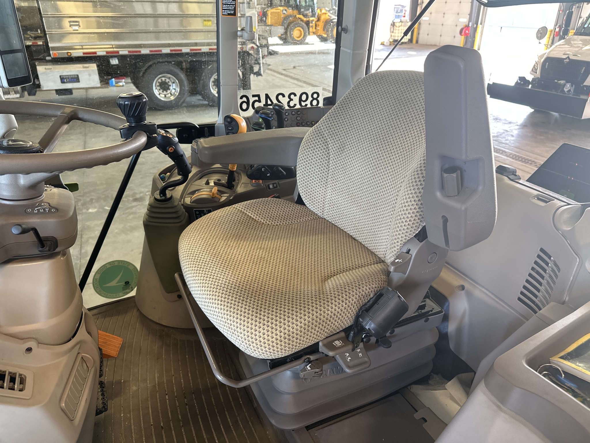 2023 John Deere 6120M Image 22