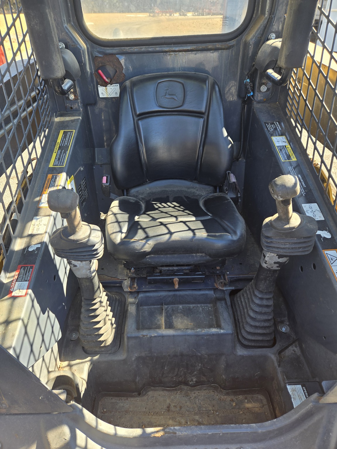 2013 John Deere 318D Image 5