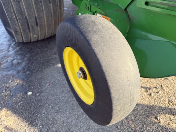 2024 John Deere 561M - Photo11