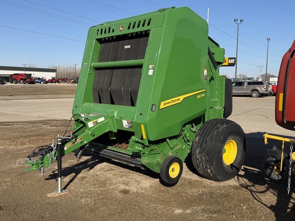  John Deere 561M