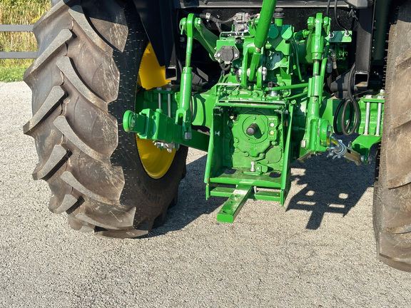 2024 John-Deere 5075E