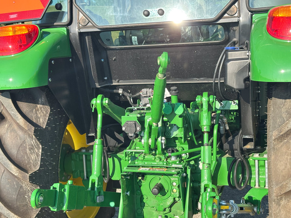 2024 John-Deere 5075E