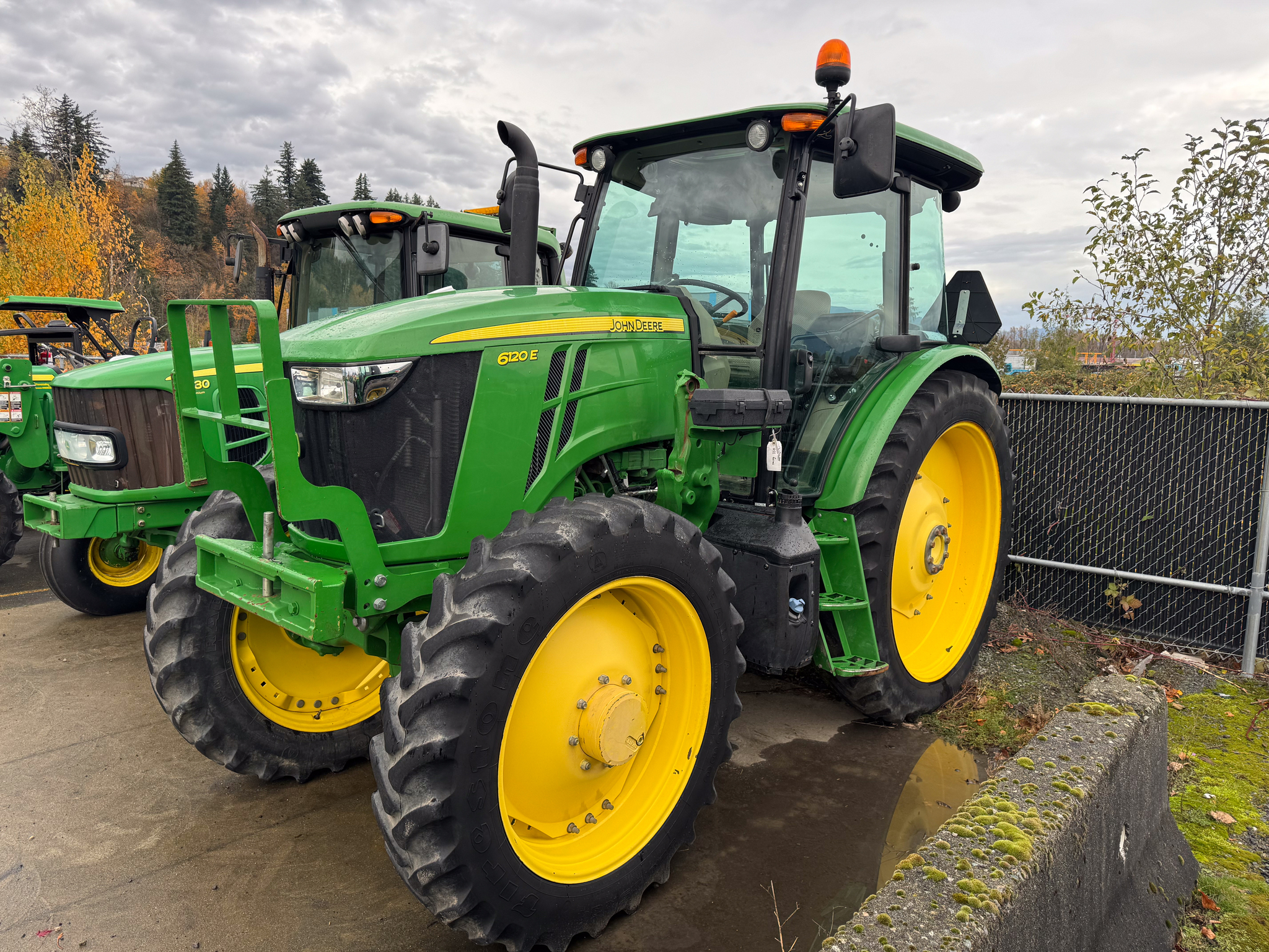 2020 John Deere 6120E Image 1