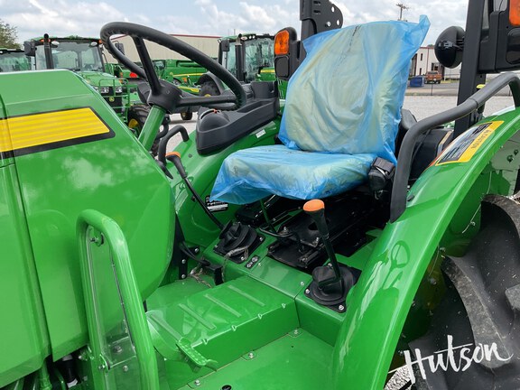 Photo of 2024 John Deere 5050E