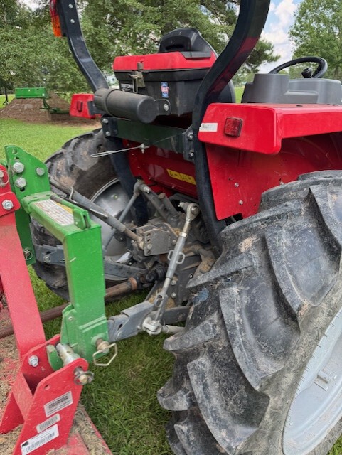 2021 Massey Ferguson 2860E Image 2