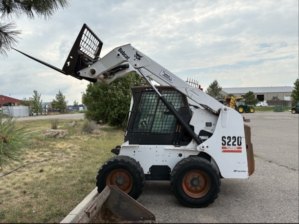 Bobcat S220 Image 3