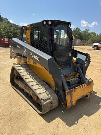 Photo of 2023 John Deere 333G