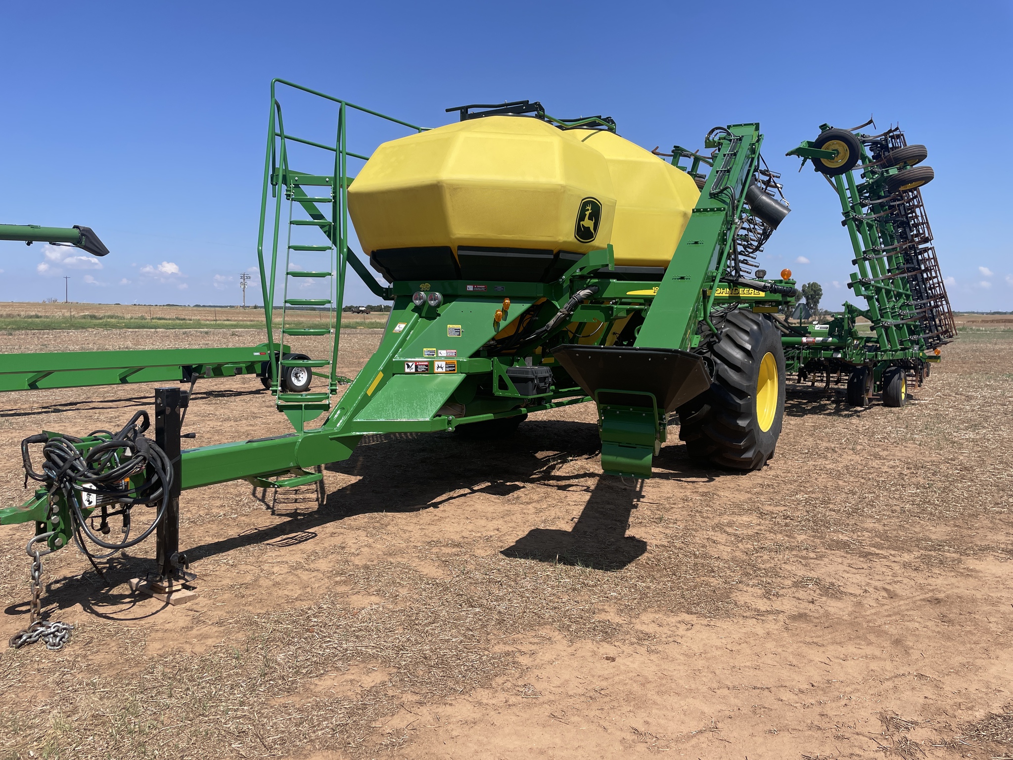 2016 John Deere 730 Image 2