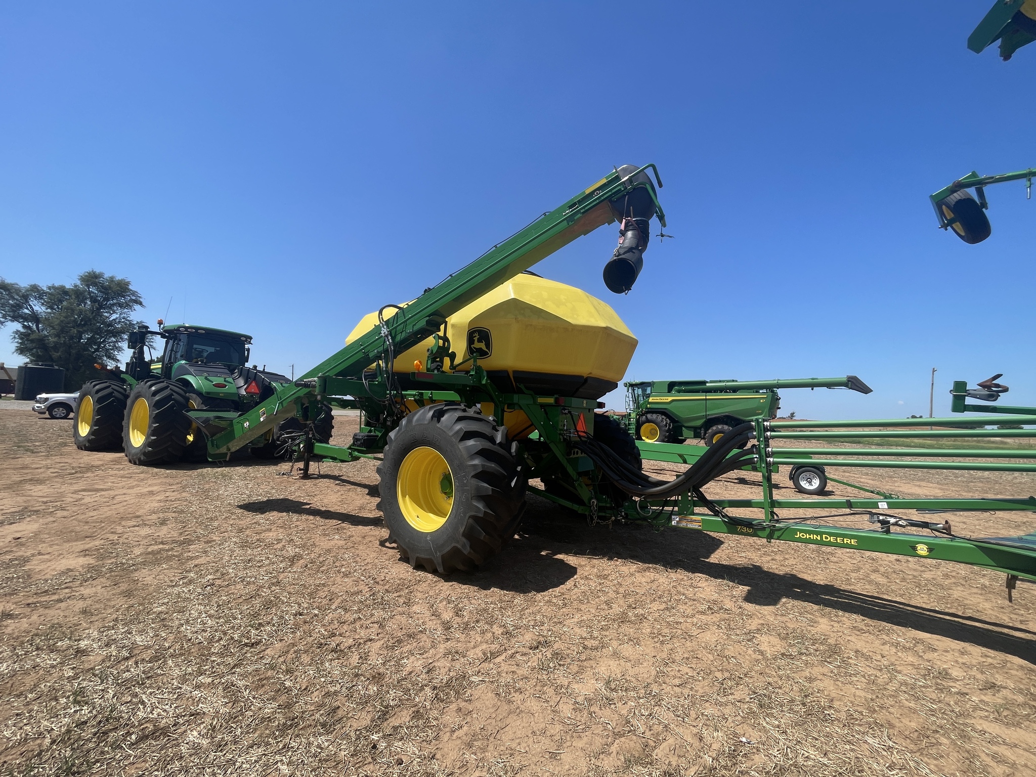 2016 John Deere 730 Image 10