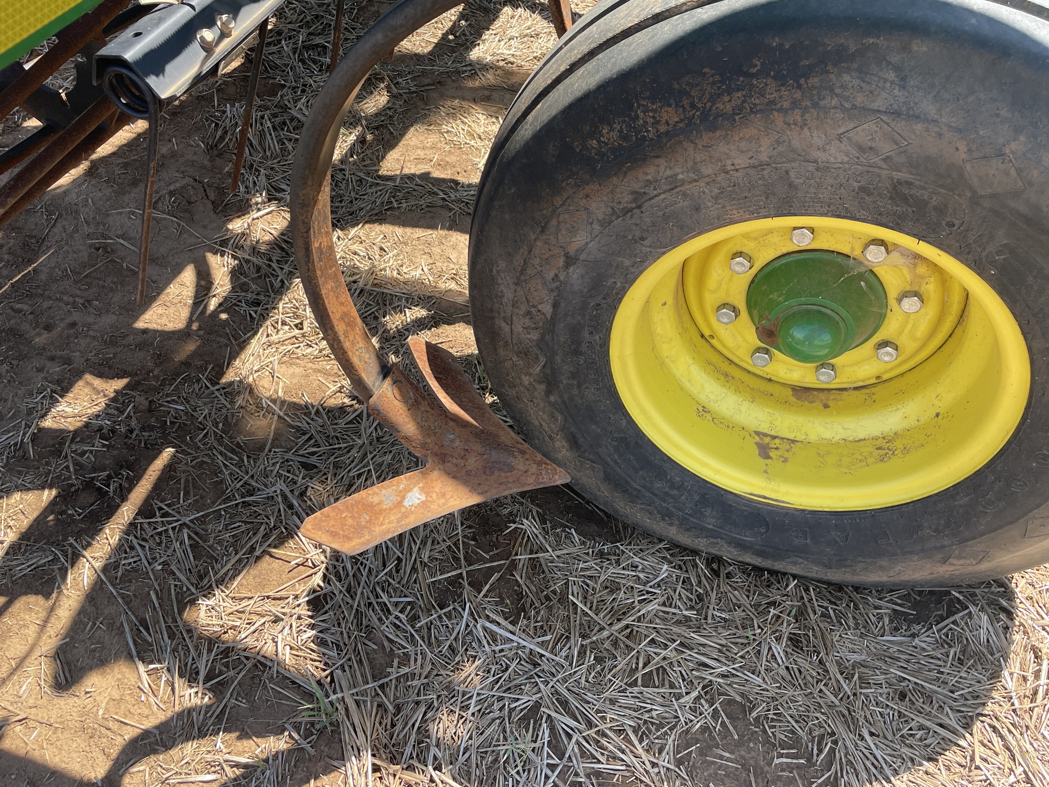 2016 John Deere 730 Image 26