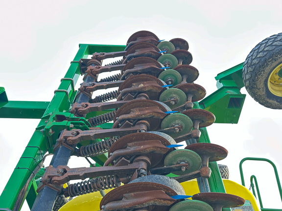 2003 John-Deere 1690