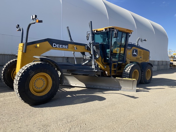 Photo of a 2021 John Deere 872G