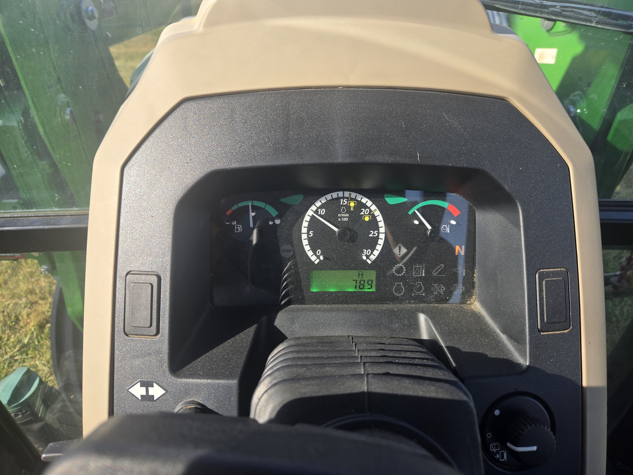  2024 John Deere 5075E at Heritage Tractor in Carthage, IL