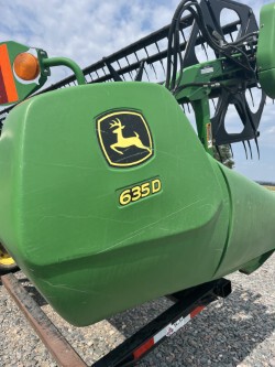 2011 John Deere 635D Image 16