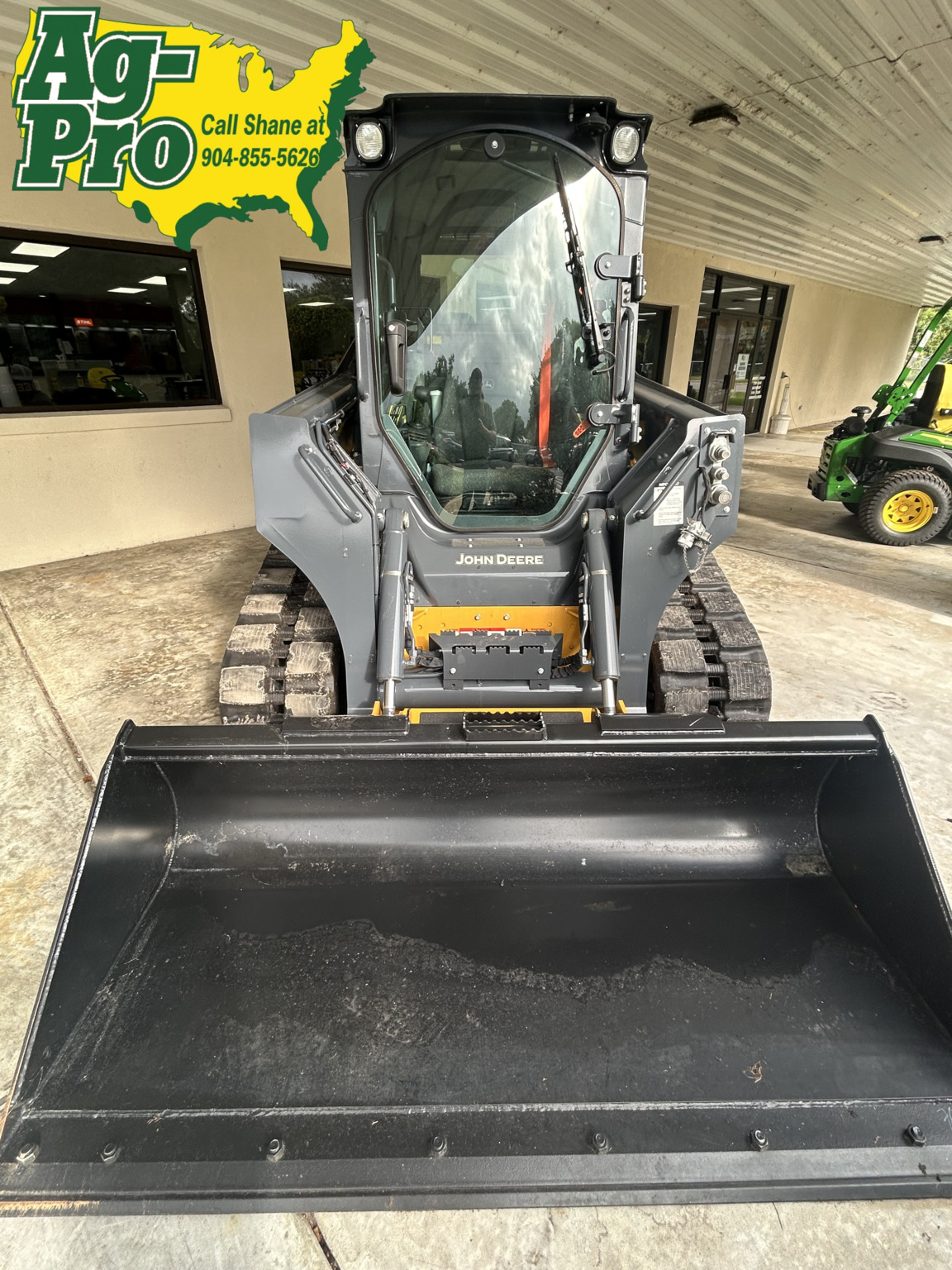 2025 John Deere 325G Image 2