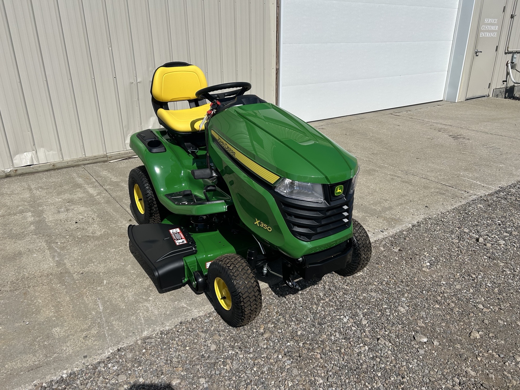 2025 John Deere X350 Image 3