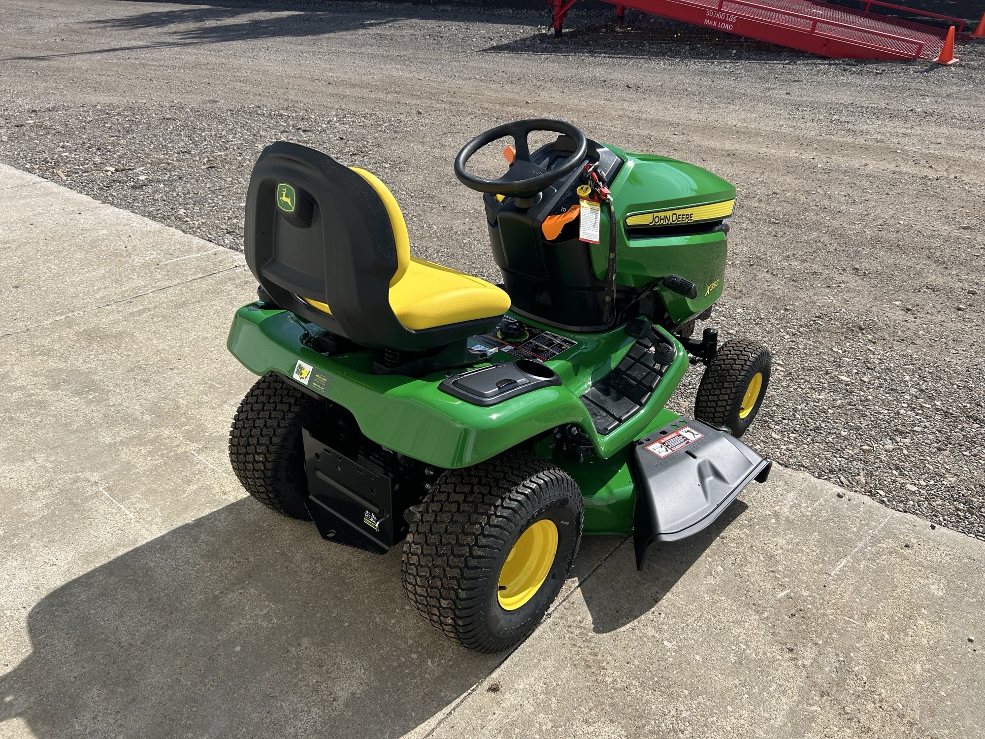 2025 John Deere X350 Image 6