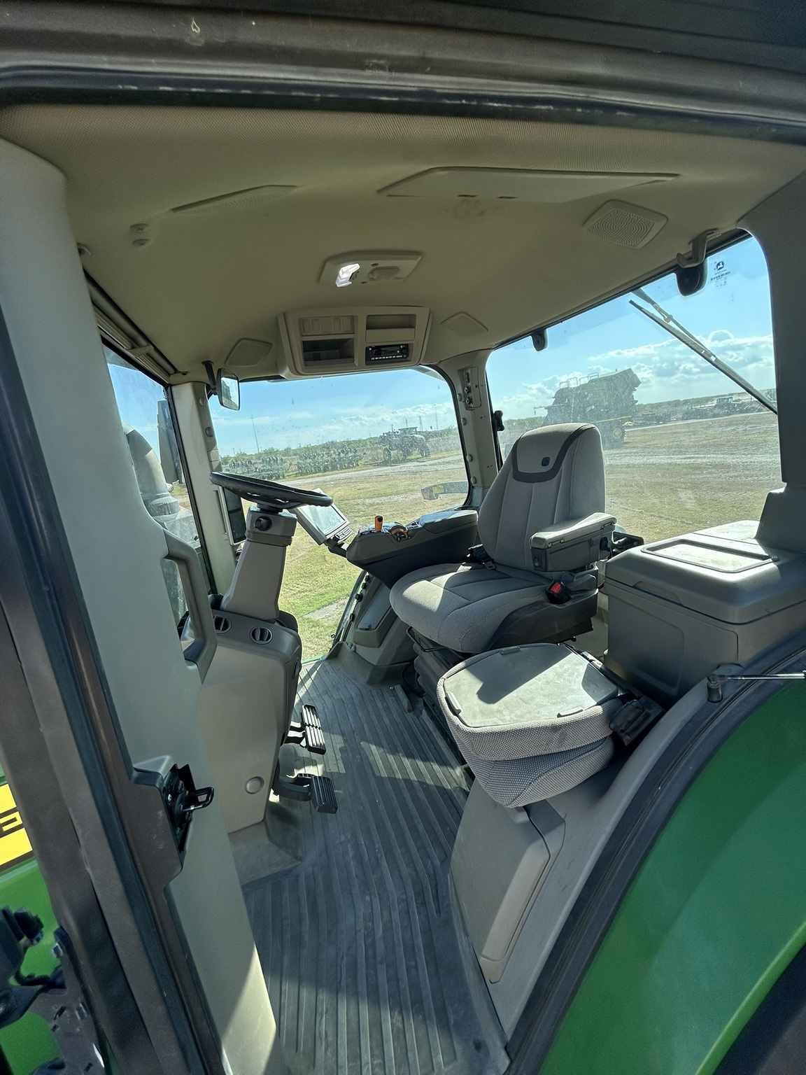 2022 John Deere 8R 410 Image 8