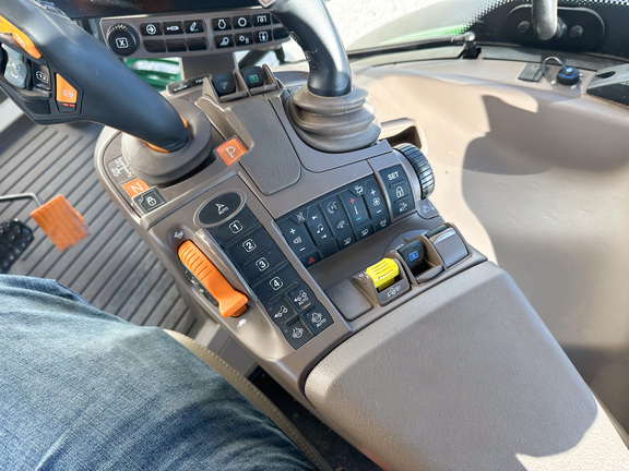 2024 John-Deere 6R 130