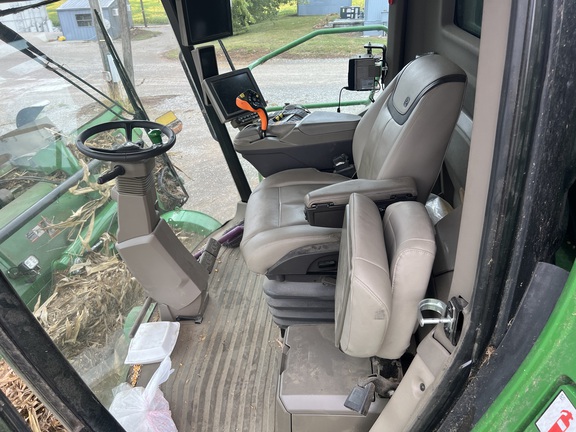 Photo of 2023 John Deere X9 1000