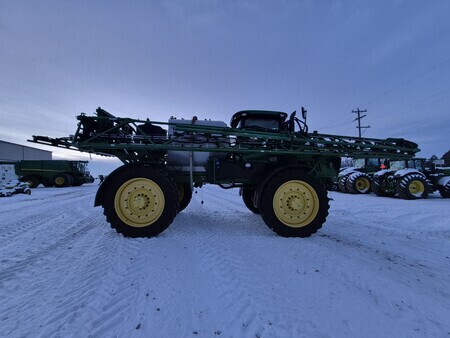 Used 2021 John Deere R4060 Self Propelled Sprayers at Horizon Ag & Turf in St. Paul, AB - Photo3