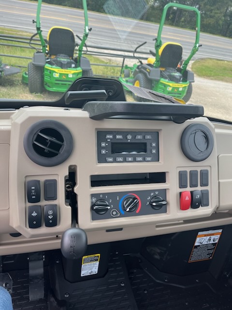 2025 John Deere 845R Image 6