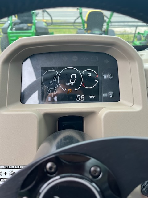 2025 John Deere 845R Image 7