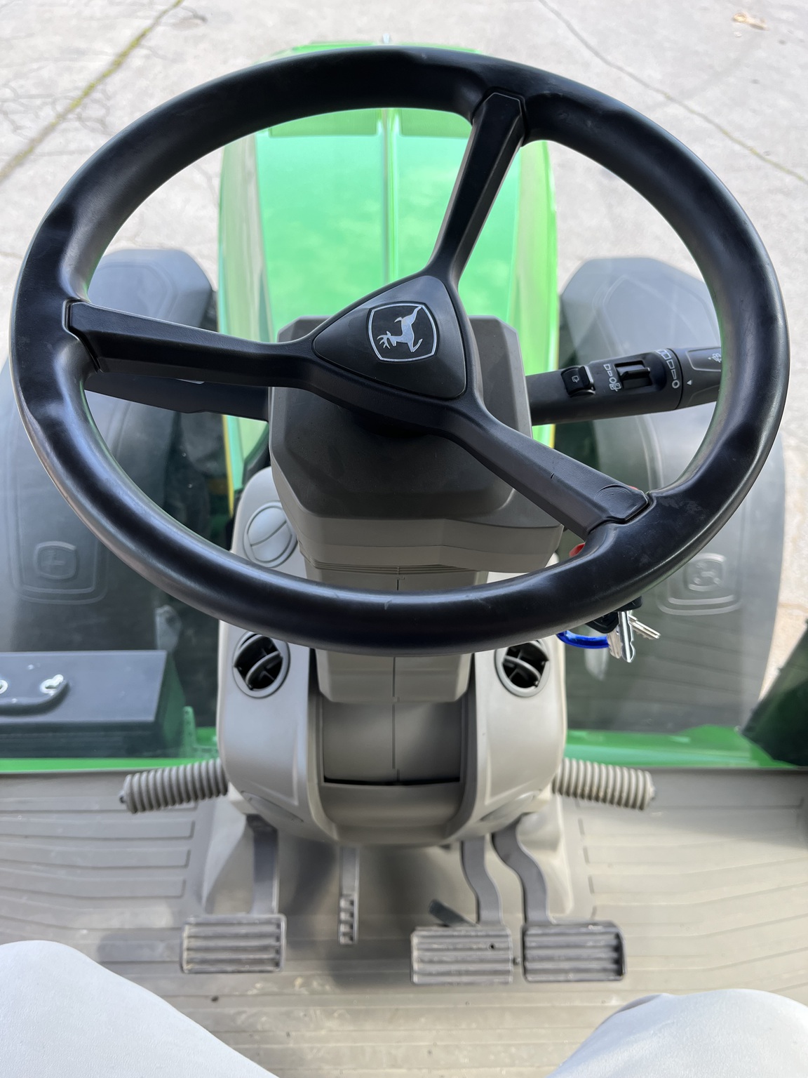 2023 John Deere 8R 370 Image 12