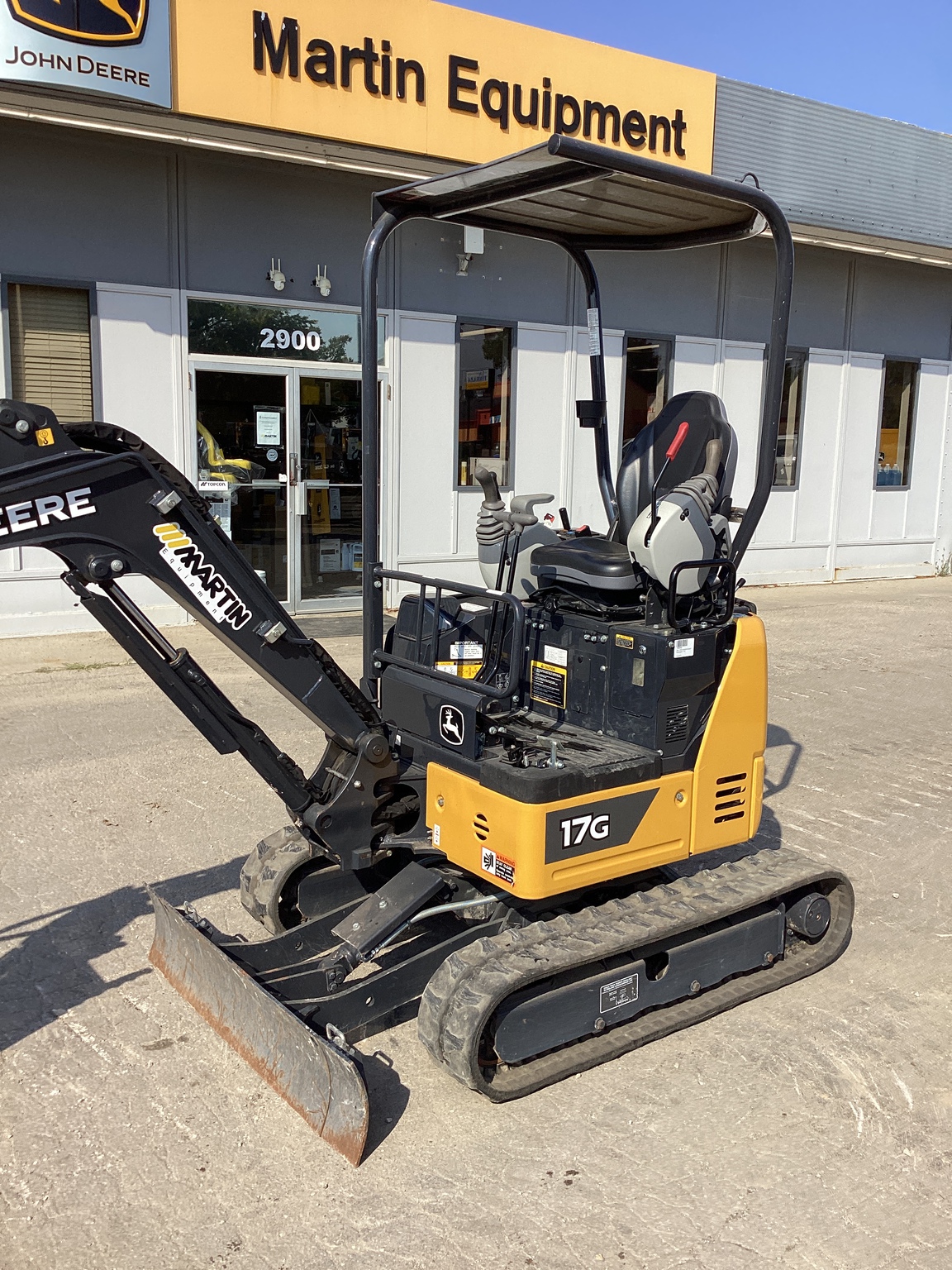 2023 John Deere 17G Image 4