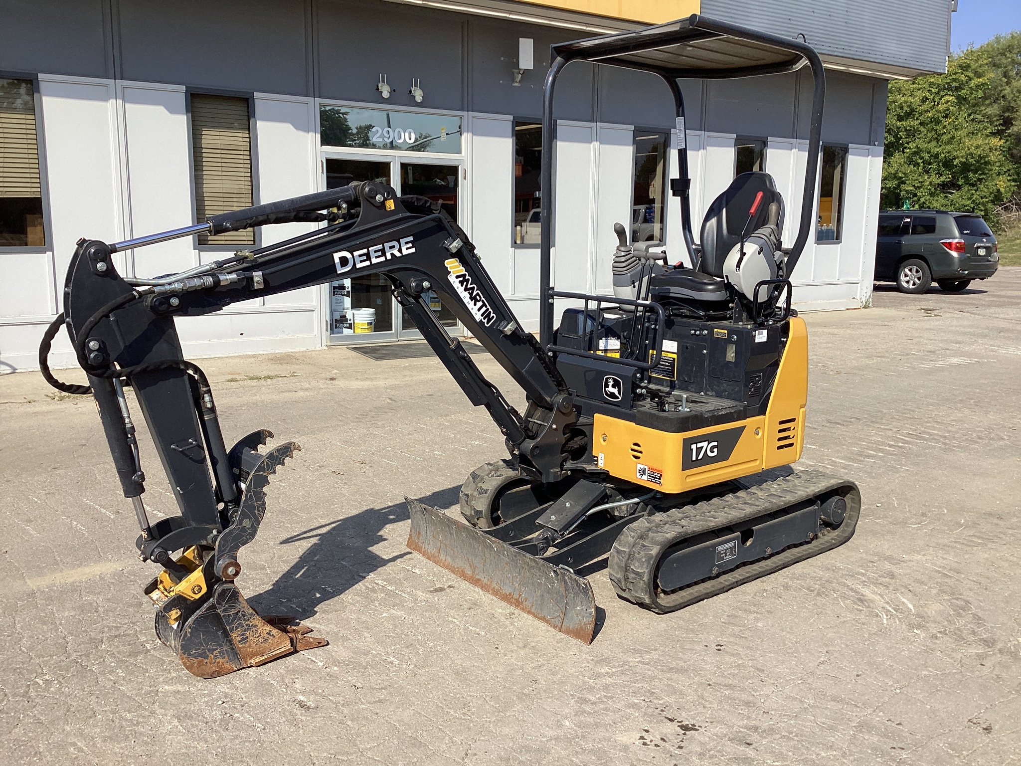 2023 John Deere 17G Image 2