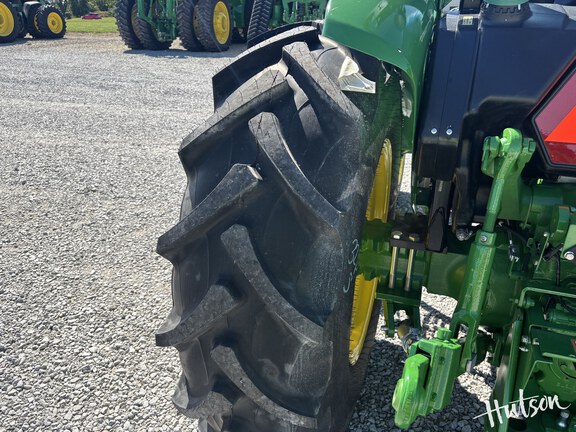 Photo of 2024 John Deere 5075E