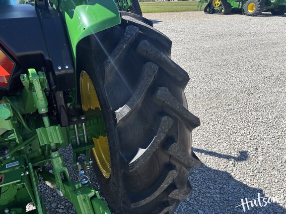 Photo of 2024 John Deere 5075E