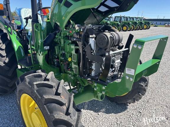 Photo of 2024 John Deere 5075E