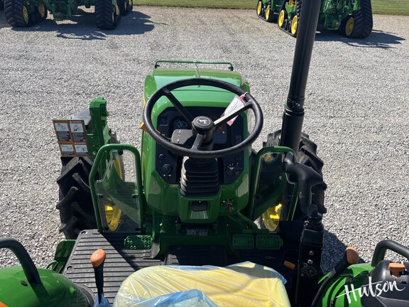 Photo of 2024 John Deere 5075E