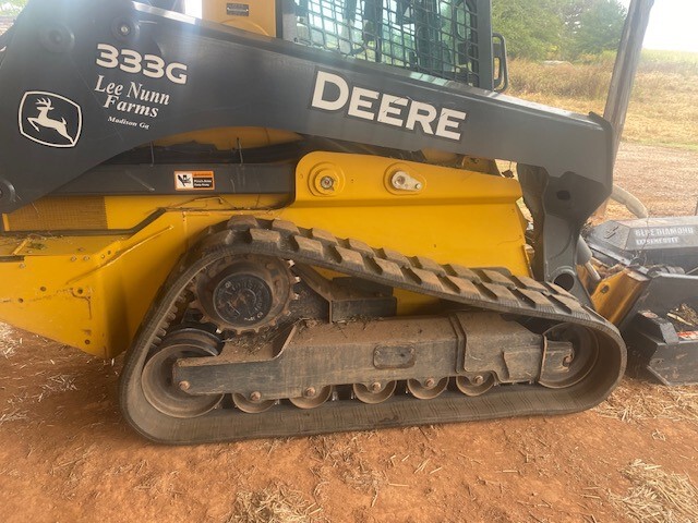 John Deere 333G Image 2