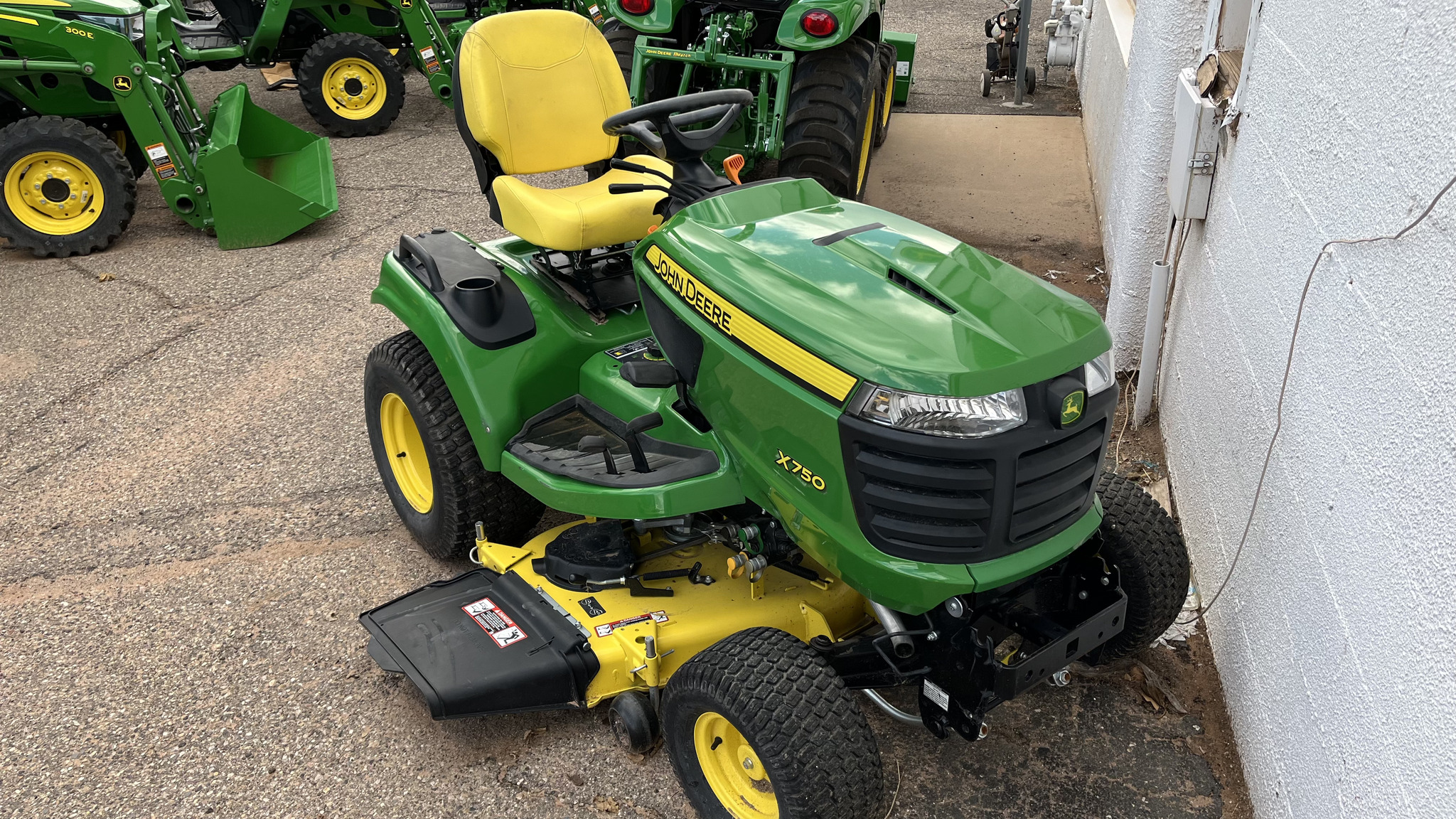 2016 John Deere X750 Image 1