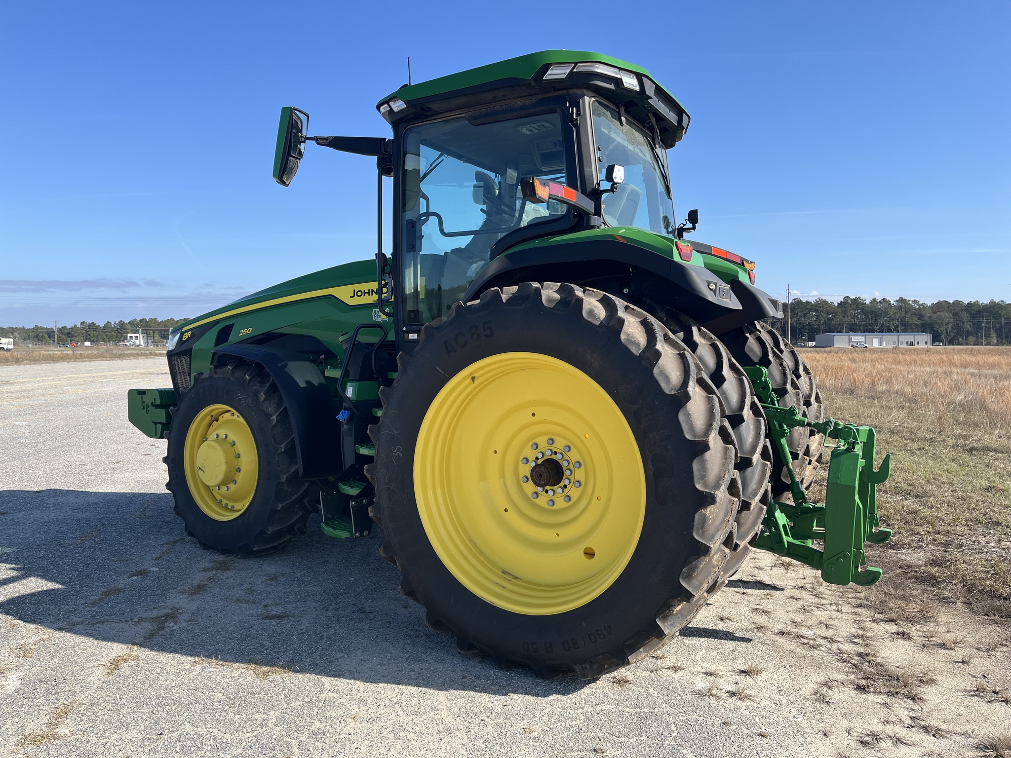 2024 John Deere 8R 250 Image 9