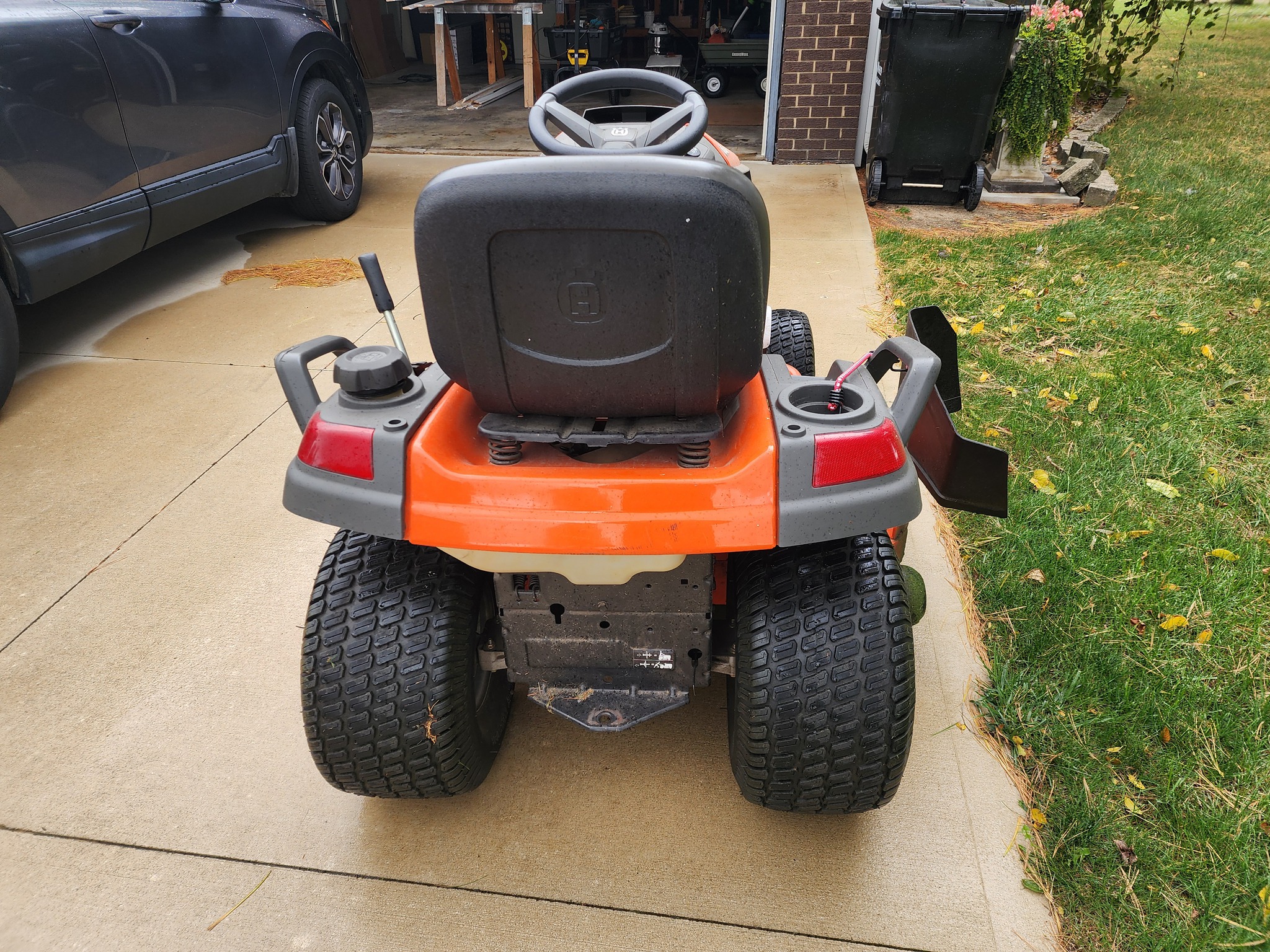 2009 Husqvarna YTH24V48LS Image 6