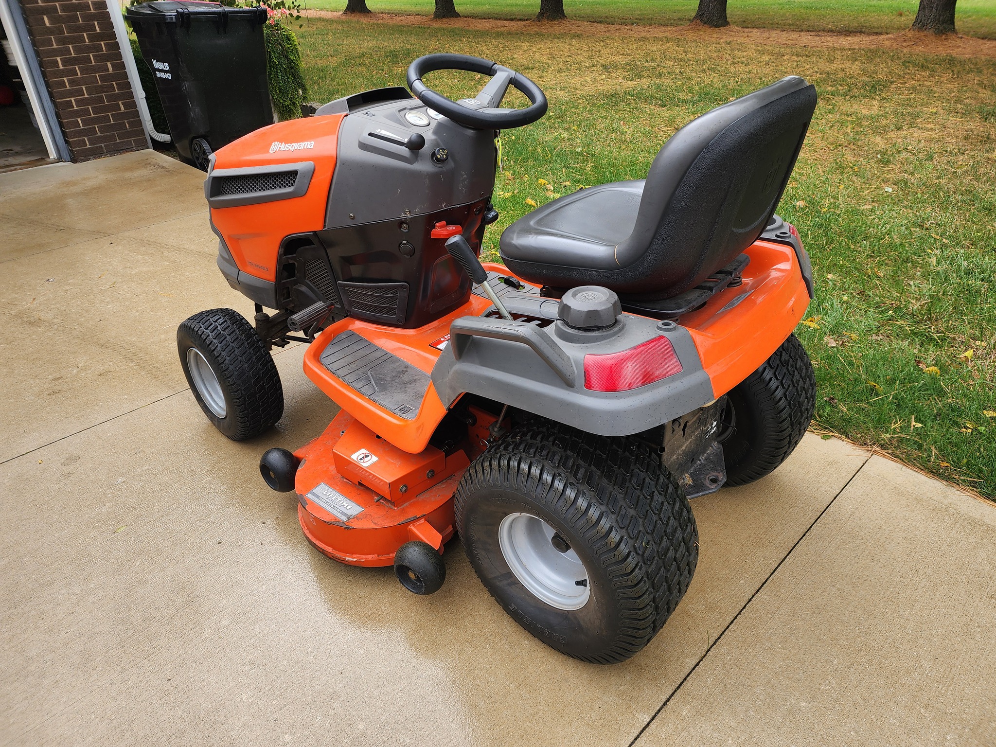 2009 Husqvarna YTH24V48LS Image 7