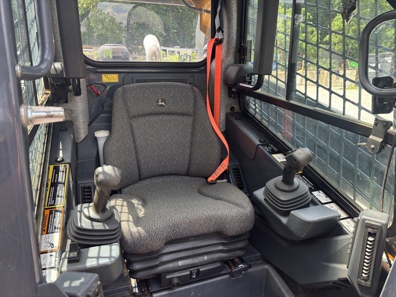 2023 John Deere 333G