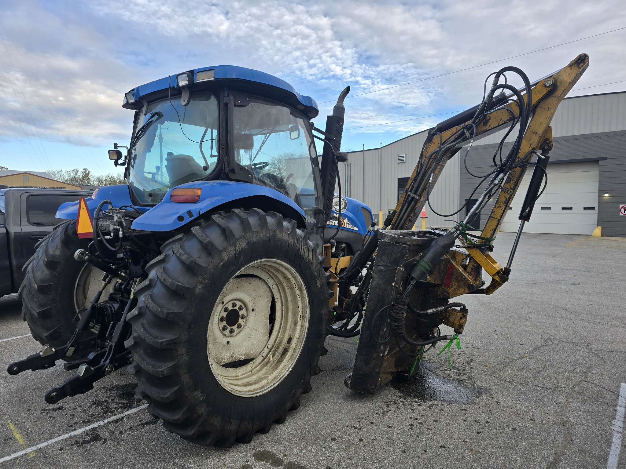 2005 New Holland TS115A Std.Cab Image 4
